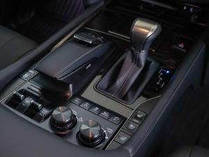 Lexus LX 450d - Image 19