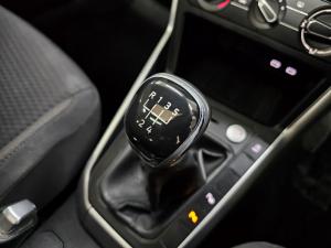 Volkswagen Polo hatch 1.0TSI Life manual - Image 9