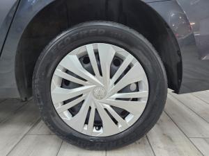 Volkswagen Polo sedan 1.6 manual - Image 4