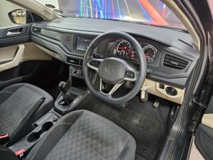 Volkswagen Polo sedan 1.6 manual - Image 5