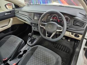 Volkswagen Polo sedan 1.6 manual - Image 5