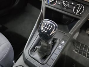 Volkswagen Polo sedan 1.6 manual - Image 6