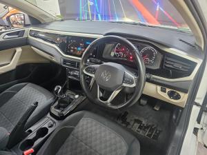 Volkswagen Polo sedan 1.6 Life manual - Image 3
