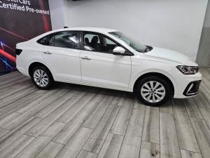 Volkswagen Polo sedan 1.6 Life manual - Image 9
