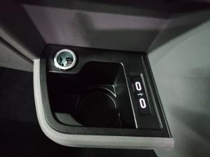 Volkswagen Transporter 2.0BiTDI Kombi SWB Trendline Plus 4Motion - Image 10
