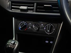 Volkswagen Polo hatch 1.0TSI Life manual - Image 12