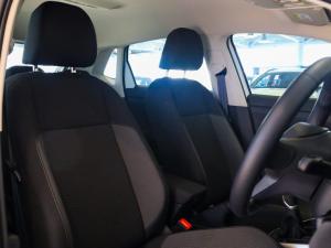 Volkswagen Polo hatch 1.0TSI Life manual - Image 12