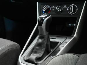 Volkswagen Polo hatch 1.0TSI Life auto - Image 11