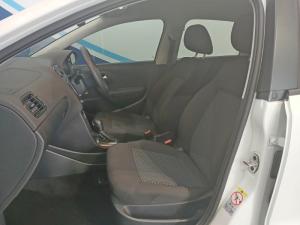 Volkswagen Polo Vivo hatch 1.6 Comfortline auto - Image 11