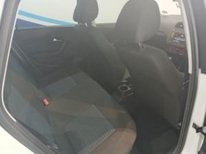 Volkswagen Polo Vivo hatch 1.6 Comfortline auto - Image 9