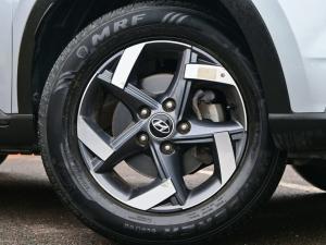Hyundai Venue 1.0T Fluid auto - Image 10