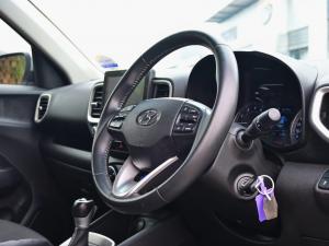 Hyundai Venue 1.0T Fluid auto - Image 16