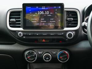 Hyundai Venue 1.0T Fluid auto - Image 17