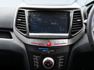 Mahindra XUV300 1.2T W6 - Image 10