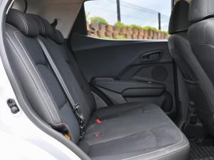 Mahindra XUV300 1.2T W6 - Image 15