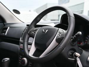Mahindra XUV300 1.2T W6 - Image 6