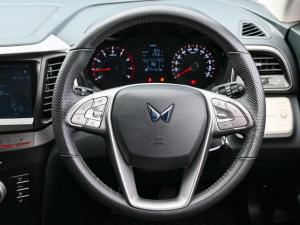 Mahindra XUV300 1.2T W6 - Image 7
