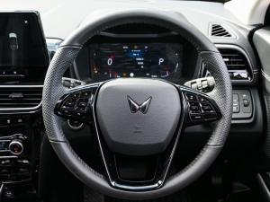 Mahindra XUV 3XO 1.2T AX7L - Image 8