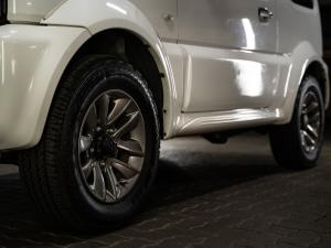 Suzuki Jimny 1.3 - Image 10