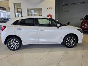 Suzuki Baleno 1.5 GLX manual - Image 4