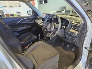 Suzuki Swift 1.2 GLX auto - Image 7