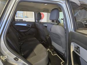 Toyota Urban Cruiser 1.5 XR manual - Image 10