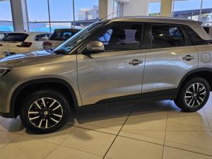 Toyota Urban Cruiser 1.5 XR manual - Image 5