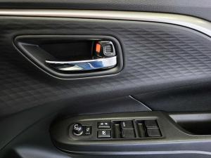 Suzuki Swift 1.2 GLX manual - Image 10