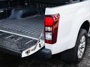 Isuzu D-Max 250 double cab Hi-Ride auto - Image 21