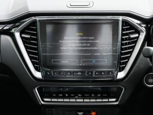 Isuzu D-Max 3.0TD double cab V-Cross - Image 11