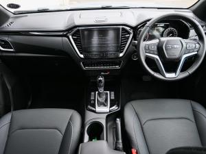Isuzu D-Max 3.0TD double cab V-Cross - Image 12
