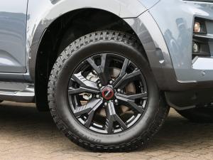 Isuzu D-Max 3.0TD double cab V-Cross - Image 6