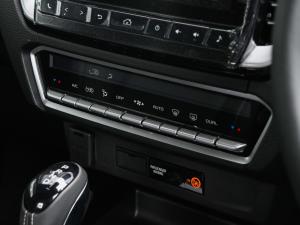 Isuzu D-Max 3.0TD double cab V-Cross - Image 9