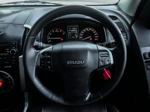 Isuzu KB 300D-Teq Extended cab LX - Image 7