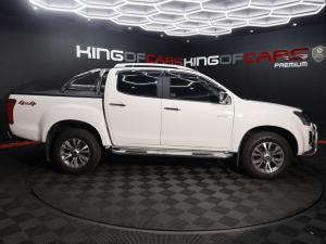 Isuzu D-Max 300 3.0TD double cab 4x4 LX auto - Image 3
