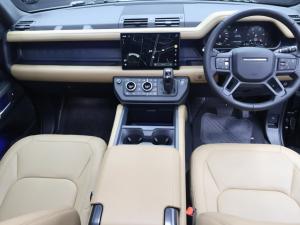 Land Rover Defender 110 D350 X-Dynamic HSE - Image 8