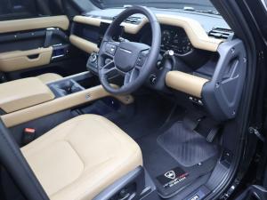 Land Rover Defender 110 D350 X-Dynamic HSE - Image 9