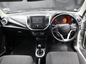 Toyota Vitz 1.0 XR manual - Image 8