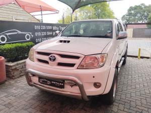 Toyota Hilux 3.0D-4D double cab 4x4 Raider - Image 1
