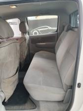 Toyota Hilux 3.0D-4D double cab 4x4 Raider - Image 6
