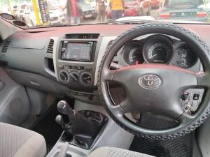 Toyota Hilux 3.0D-4D double cab 4x4 Raider - Image 9