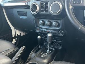Jeep Wrangler Unlimited 2.8CRD Altitude - Image 12