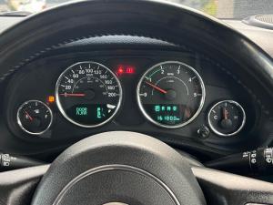 Jeep Wrangler Unlimited 2.8CRD Altitude - Image 15