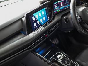 Volkswagen Golf R - Image 12