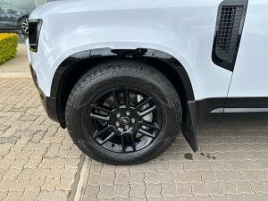 Land Rover Defender 130 D300 X-Dynamic HSE - Image 7