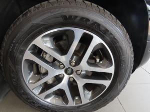 Land Rover Defender 110 D300 X-Dynamic HSE - Image 4