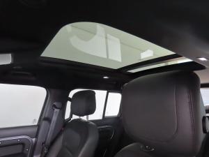 Land Rover Defender 110 D300 X-Dynamic HSE - Image 9