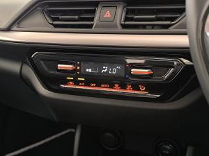 Suzuki Swift 1.2 GLX manual - Image 18