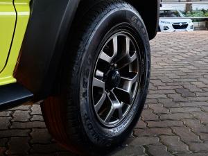 Suzuki Jimny 1.5 GLX AllGrip 3-door manual - Image 18