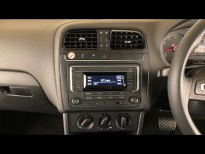 Volkswagen Polo Vivo hatch 1.6 Comfortline auto - Image 24